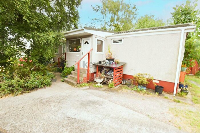 1 Bedroom Mobile/park Home For Sale In Bramley Park, Marsh Lane, Sheffield, S21