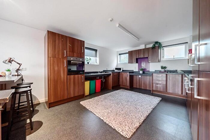 8 Bedroom Flat To Rent In Flat, Plymbridge Lane, Derriford, Plymouth, PL6