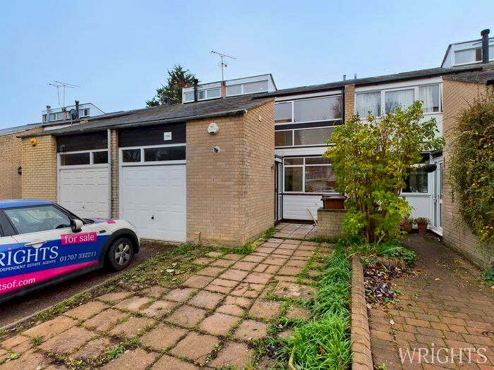 3 Bedroom Terraced House To Rent In Daniells, Welwyn Garden City AL7