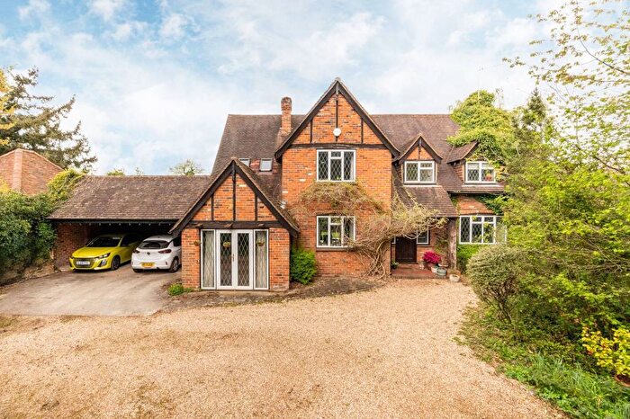 5 Bedroom Detached House For Sale In Pinkneys Drive, Maidenhead, SL6