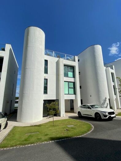 4 Bedroom Detached House To Rent In Upper Castle View, Blackpill, Swansea, SA3