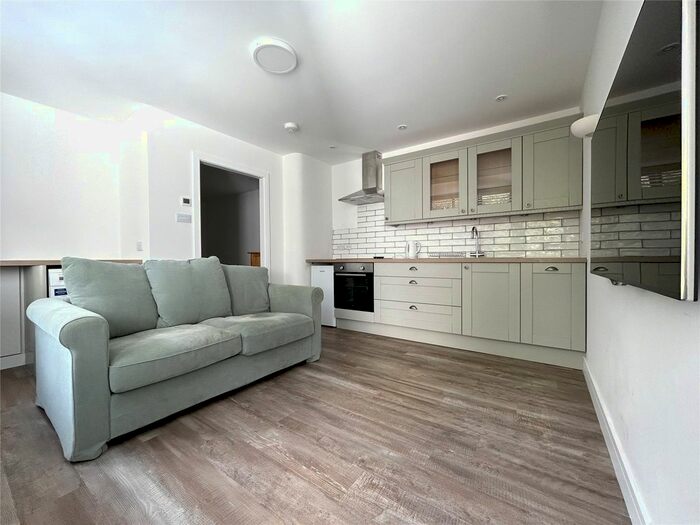 1 Bedroom Garage / Parking To Rent In Foxholes Hill, Exmouth, EX8