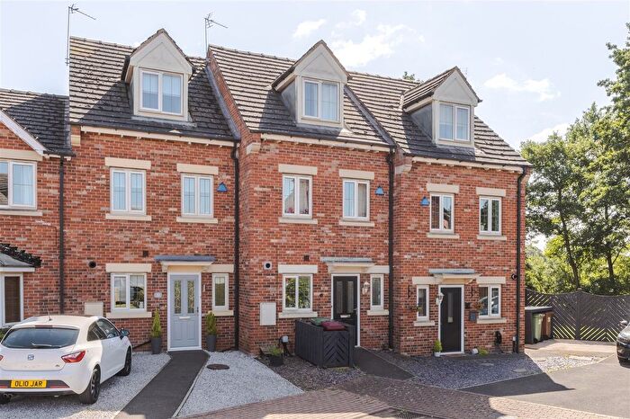 3 Bedroom Terraced House To Rent In Mulberry Gardens, Scunthorpe, DN16