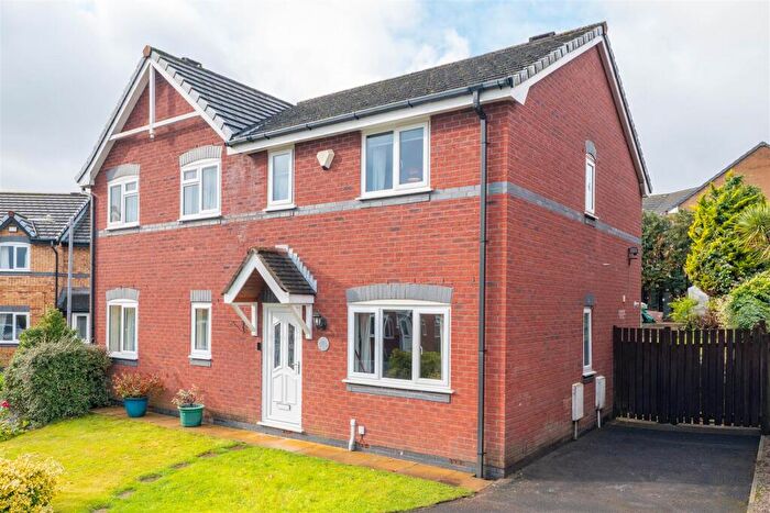 3 Bedroom Semi Detached House For Sale In Whiteoak View, Bolton, BL3