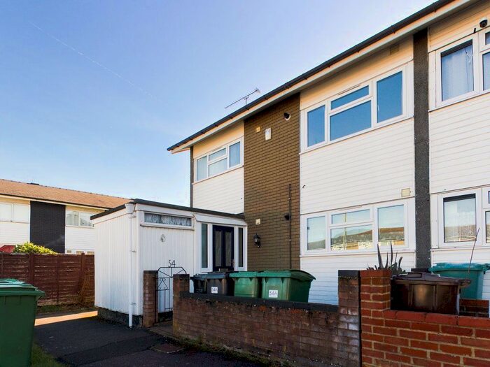1 Bedroom Flat To Rent In Millard Close, Basingstoke, RG21