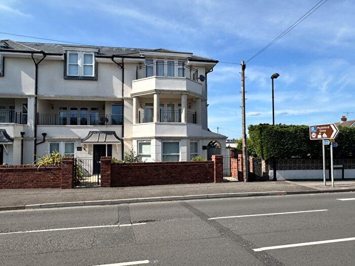 4 Bedroom Town House To Rent In Mudeford, Christchurch, BH23