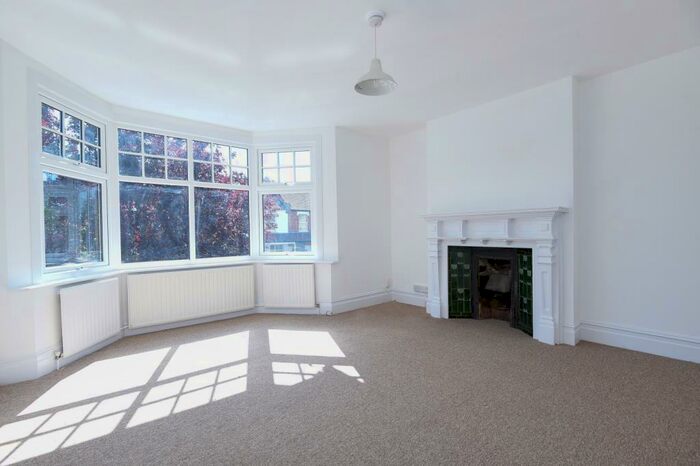3 Bedroom Apartment To Rent In Stanhope Avenue, Finchley, N3