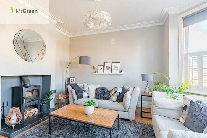 4 Bedroom Semi-Detached House To Rent In Alexandra Road, Bourneouth, BH6