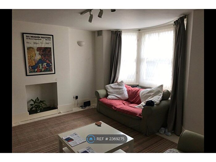 1 Bedroom Flat To Rent In Shepherds Bush, London, W12