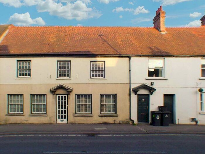 2 Bedroom Apartment To Rent In Bridge Street, Witney, Oxfordshire, OX28