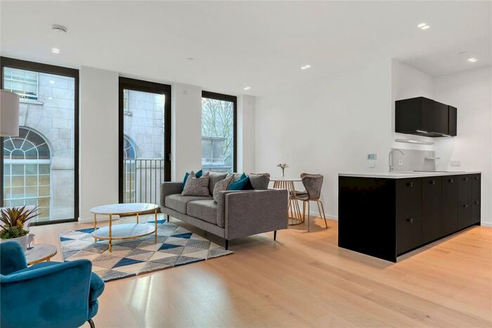 2 Bedroom Apartment To Rent In Little Britain, London, EC1A