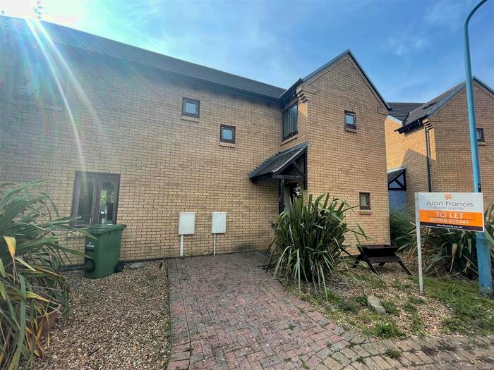 4 Bedroom Detached House To Rent In Cadeby Court, Broughton, Milton Keynes, MK10