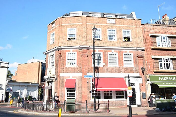 2 Bedroom Flat To Rent In Claremont Road, Surbiton, KT6
