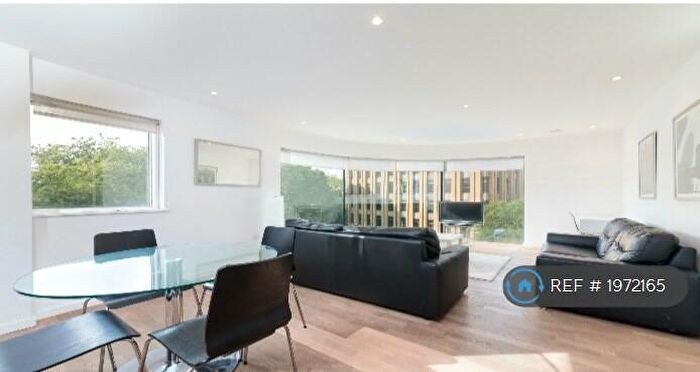 2 Bedroom Flat To Rent In Holloway Road, London, N7