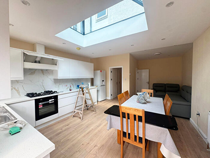 4 Bedroom Terraced House To Rent In Bedford Road, East Ham, Newham, London, E6