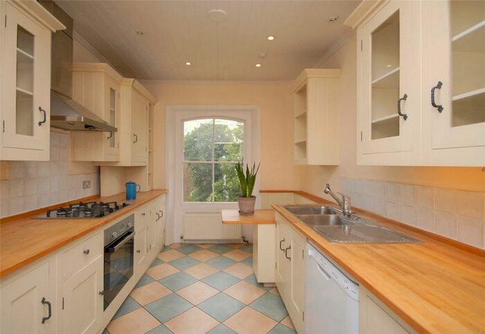 3 Bedroom Apartment To Rent In Vanbrugh Park, Blackheath, London, SE3