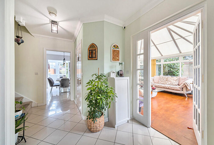 5 Bedroom End Of Terrace House For Sale In Honeypot Lane, London, NW9