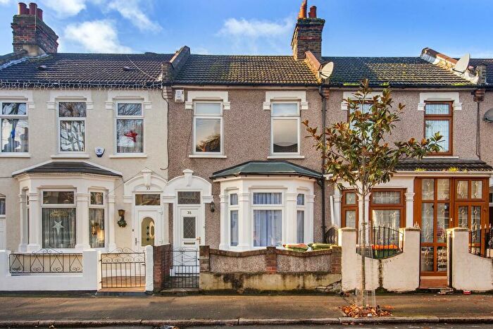 2 Bedroom House To Rent In Hall Road, London, E6