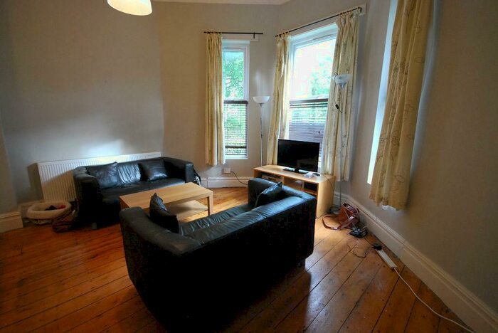 2 Bedroom Flat To Rent In Ladybarn Road, Fallowfield, Manchester, M14