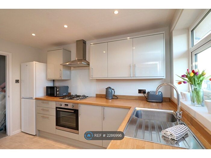 2 Bedroom Flat To Rent In Hampsfell Drive, Morecambe, LA4