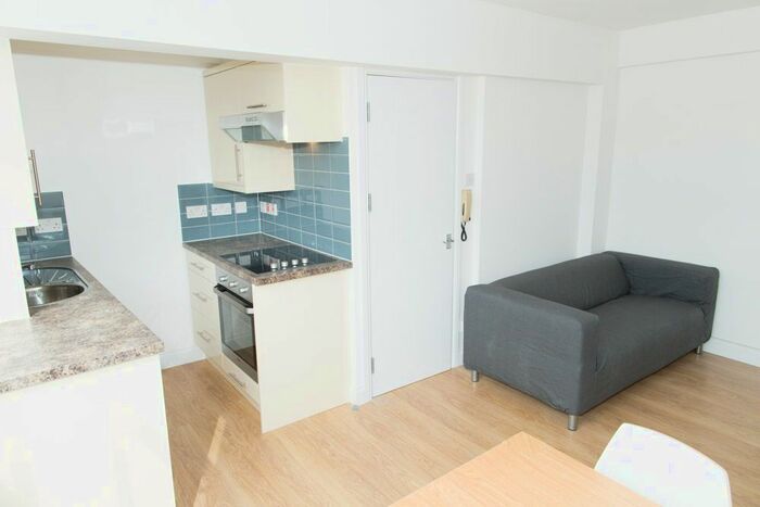 1 Bedroom Flat To Rent In Shepherds Bush Green, London, W12