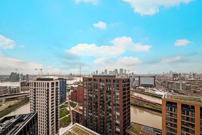 Studio To Rent In Defoe House, London City Island, London E14