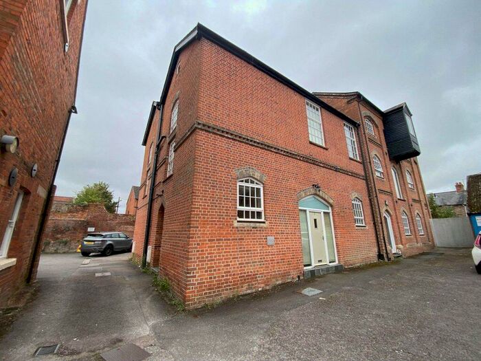 2 Bedroom Flat To Rent In Bartholomew Street, Newbury, RG14