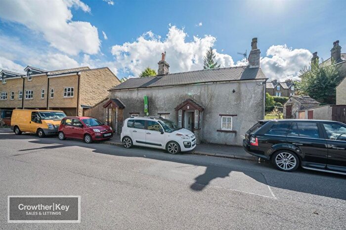 4 Bedroom Detached House For Sale In Macclesfield Old Road, Buxton, SK17
