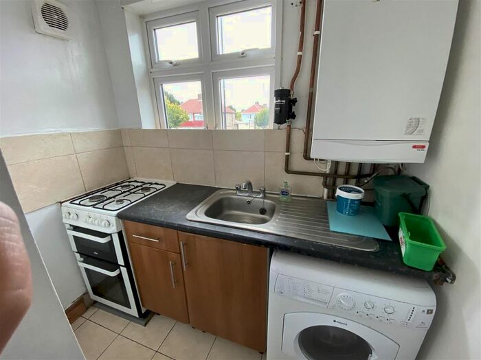 Studio To Rent In Hounslow Road, Feltham, TW14