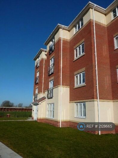 2 Bedroom Flat To Rent In Dovestone Way, Hull, HU7