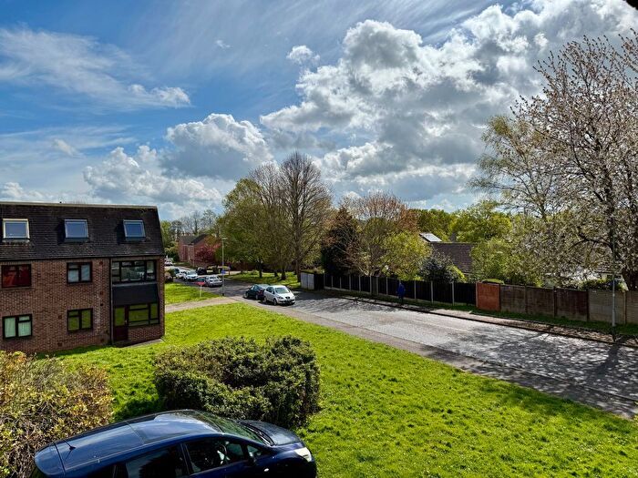 2 Bedroom Maisonette To Rent In Haywood Road, Taunton, TA1