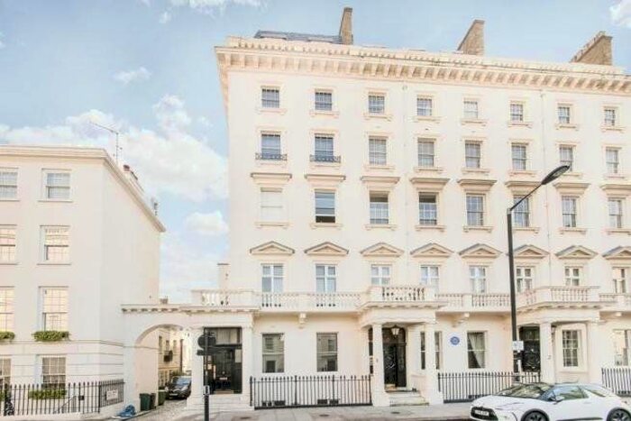 3 Bedroom Property To Rent In Lyall Street, London, SW1X