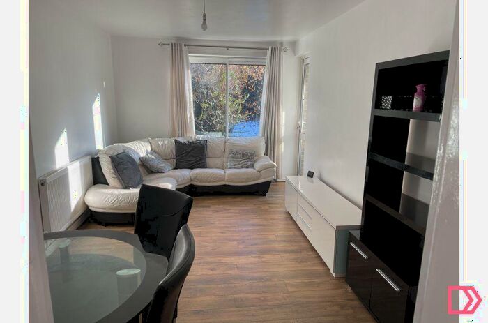 1 Bedroom Flat To Rent In Nunhead Grove, London, SE15