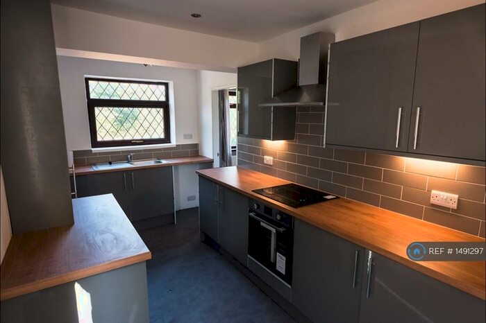 2 Bedroom Semi-Detached House To Rent In Rydal Drive, Morley, Leeds, LS27