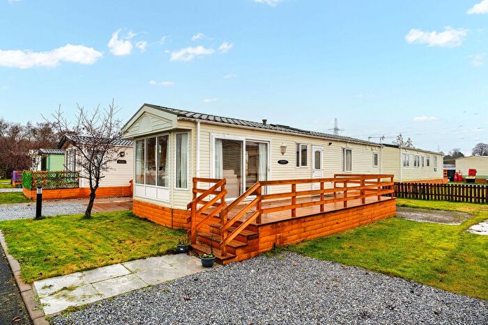 2 Bedroom Park Home For Sale In Beechtree Park, Denny, FK6