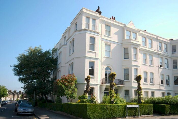 2 Bedroom Flat To Rent In Disraeli Gardens, Putney, London, SW15