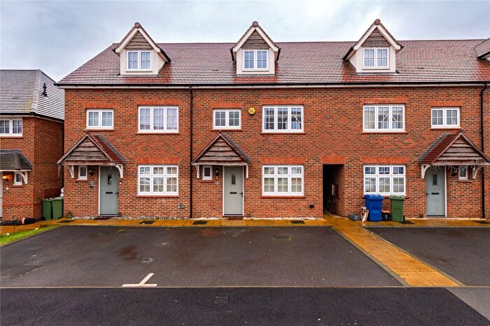 4 Bedroom Town House To Rent In Cambria Crescent, Sittingbourne, Kent, ME10