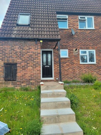 3 Bedroom End Of Terrace House To Rent In Lister Avenue, East Grinstead, RH19