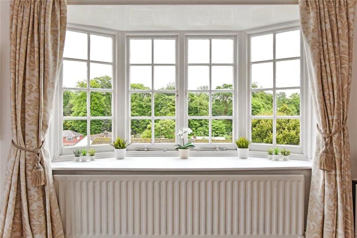 2 Bedroom Apartment For Sale In The Gate House, Edinburgh Square, Midhurst, West Sussex, GU29