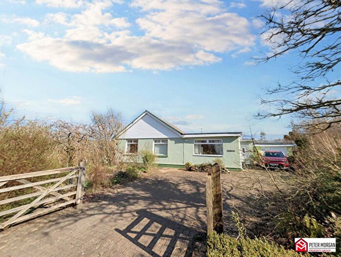 3 Bedroom Bungalow For Sale In Llannon, Llanelli, West Glamorgan, SA14