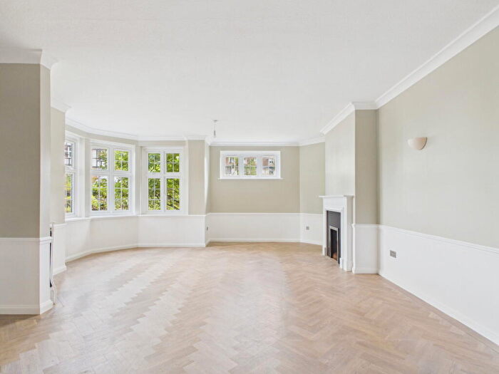 3 Bedroom Flat For Sale In Vernon Court, Hendon Way, NW2