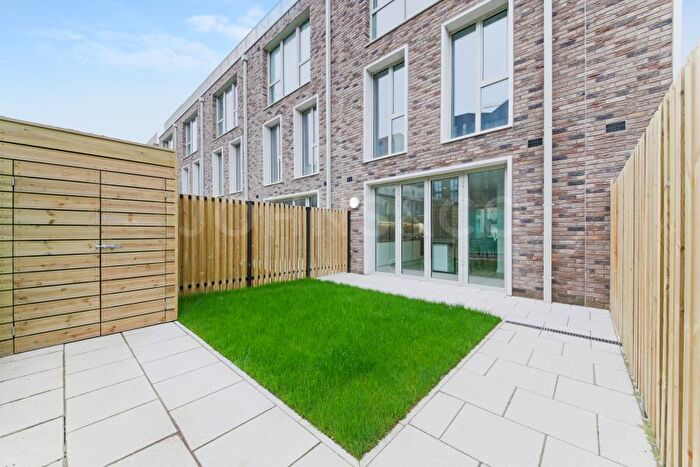 3 Bedroom Town House To Rent In Starboard Way, Royal Wharf, London, E16
