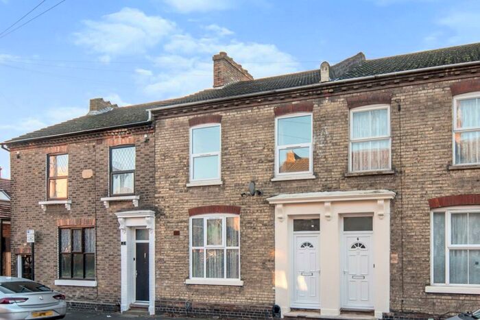 4 Bedroom Terraced House To Rent In Costin Street, Bedford, MK40