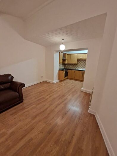 1 Bedroom Flat To Rent In Wilmslow Road, Manchester, M20