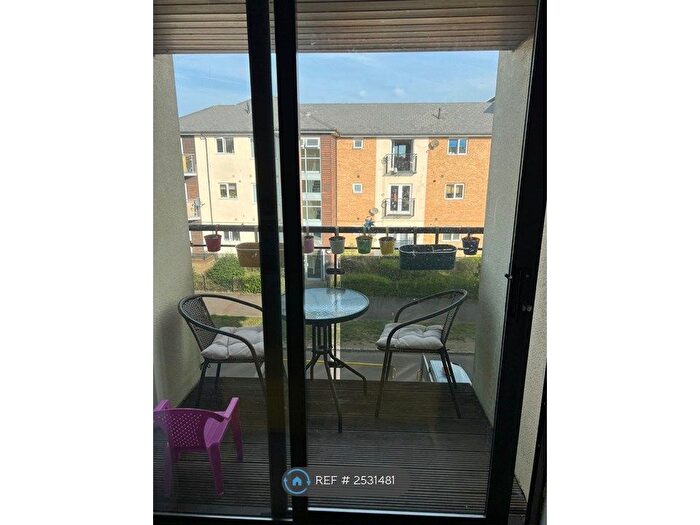 2 Bedroom Flat To Rent In Broughton, Milton Keynes, MK10