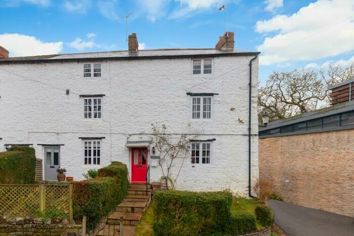 2 Bedroom End Of Terrace House To Rent In Oxford Street, Woodstock, OX20