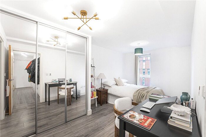 2 Bedroom Flat For Sale In Dalston Square, London, E8