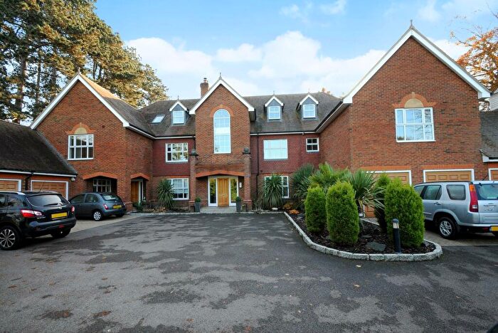 3 Bedroom Flat To Rent In Clareways, Lady Margaret Road, Sunningdale, SL5
