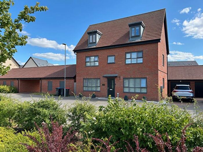 5 Bedroom Detached House To Rent In Friesland Avenue, Whitehouse Park, MK8