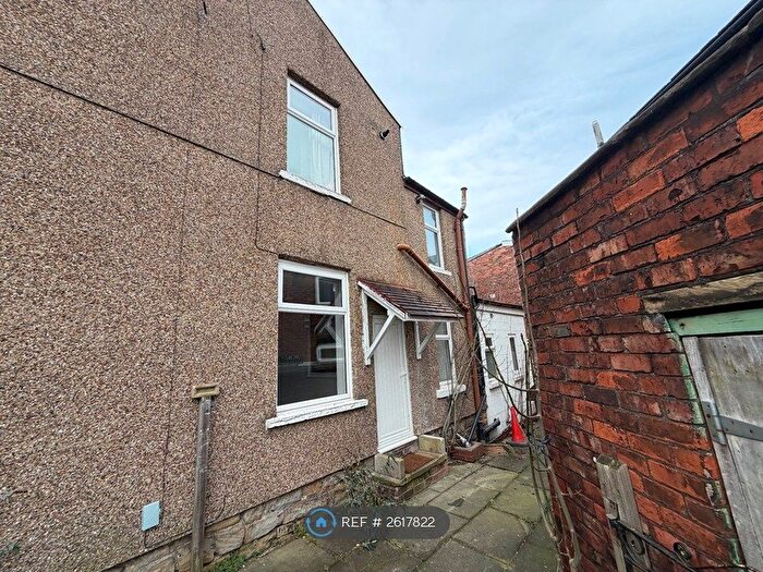 3 Bedroom Flat To Rent In Meadow Street, Hyde, SK14